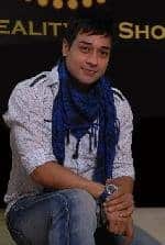 Faisal-Qureshi-in-jeans