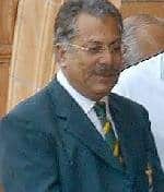 Zaheer Abbas willing to replace Waqar as Pakistan coach